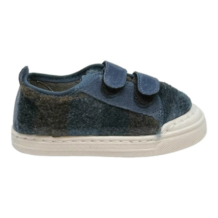 Scarpa Bassa Lana e Velcro D05